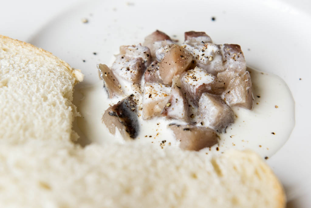 entree_hareng_sale_0190